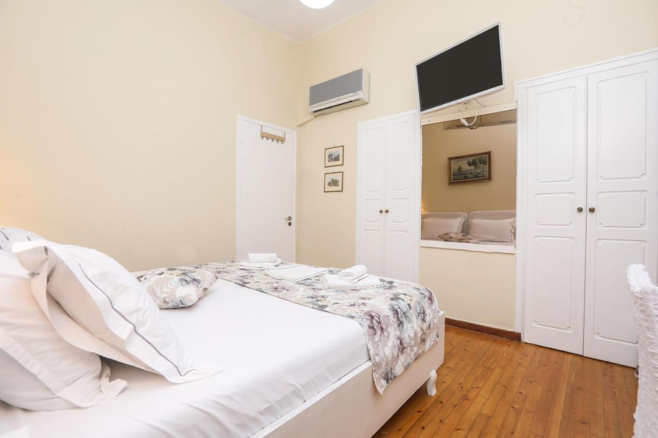 Liston apts. Corfu  Extérieur photo
